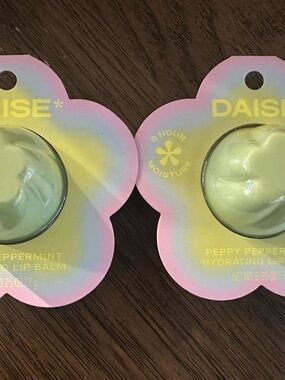 Daiso Daisy Lip Balm Duo in Pastel Gradient (Green Balms)
